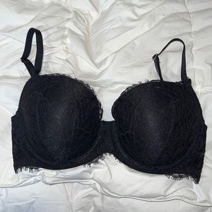 34DD VS bra, light lining